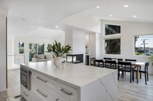 501 Agate St, Redondo Beach, CA 90277-2204