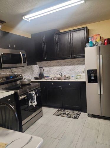 355 6th Rd, Vero Beach, FL 32962-3565
