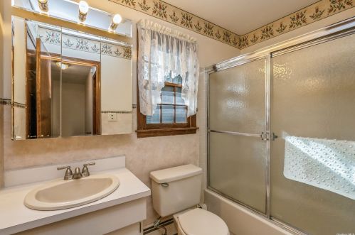 10 Woodfield Ave, Northport NY  11768-2439 exterior