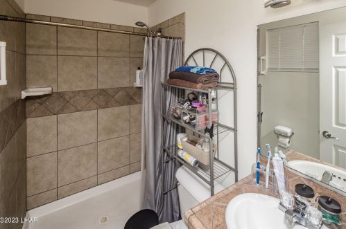 2400 Tigertail Dr, Lake Havasu City AZ  86403-4975 exterior