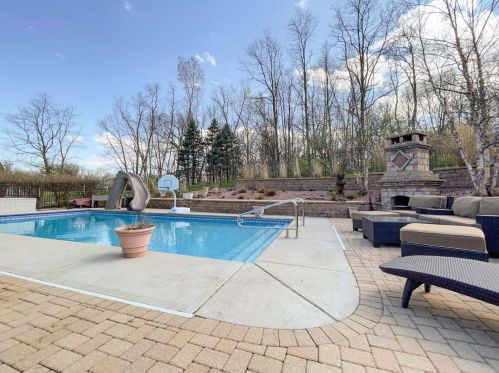 714 Hilbrich Ct, Dyer IN  46311-2775 exterior