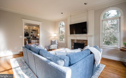 281 Golden Woods Ct, Great Falls VA  22066-4152 exterior