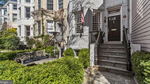 3017 Dumbarton St, Washington, DC 20007-3306