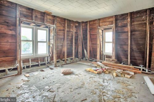 529 West St, Carlisle PA  17013-2838 exterior