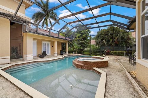 7834 Classics Dr, Naples FL  34113-3043 exterior