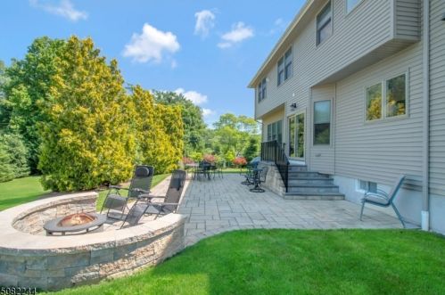 39 Jacobs Ln, Scotch Plains NJ  07076-4707 exterior