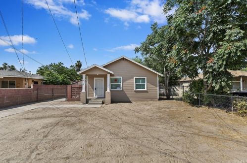 4138 Strong St, Riverside, CA 92501-1757