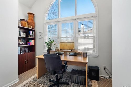 28 Brookridge Ct, Rye Brook NY  10573-3436 exterior