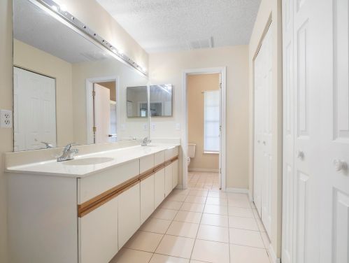 859 4 Ln, Vero Beach FL 32962-1656 exterior