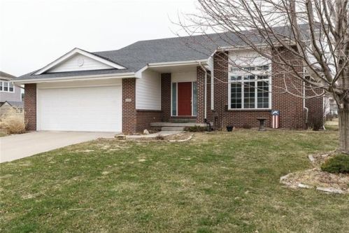 332 Cherokee Dr, Crocker, IA 50226-1198