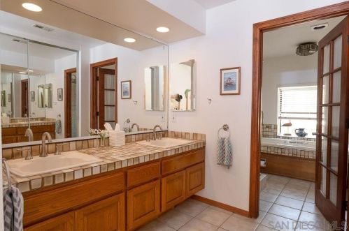 1159 Pacific Beach Dr, San Diego CA  92109-5149 exterior