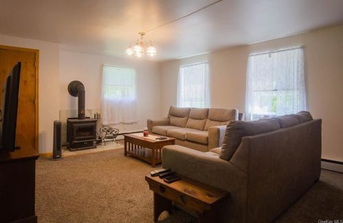 145 Widmer Rd, New Hamburg, NY 12590-1810
