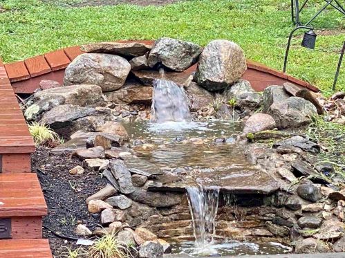 22 Settlers Ln, Salem NH  03079-1253 exterior