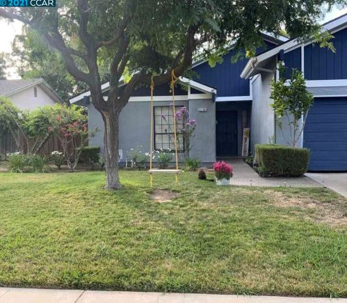 8298 College Ave, Fresno, CA 93711-6054