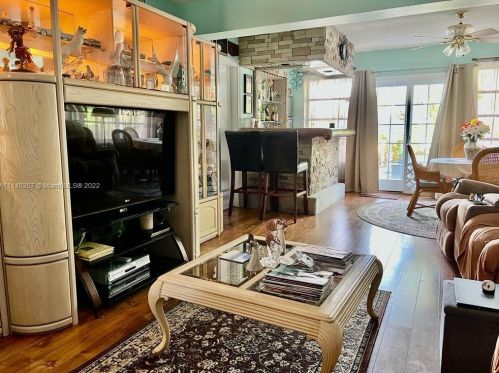 8601 10 St, Hollywood FL 33025-3357 exterior