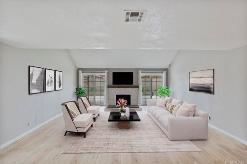 43024 Pearlwood Dr, Lancaster, CA 93536-4746