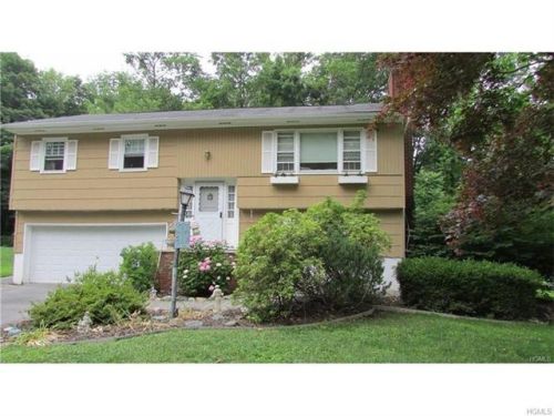 46 Southern Ln, Warwick, NY 10990-1908