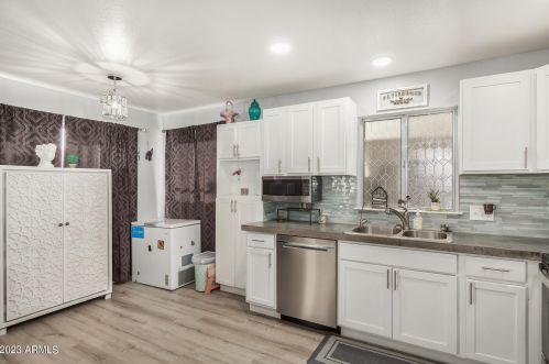 4011 Camino Vivaz, Glendale AZ  85310-5516 exterior