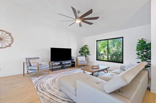 5657 Aspen Ridge Cir, Delray Beach FL  33484-2585 exterior