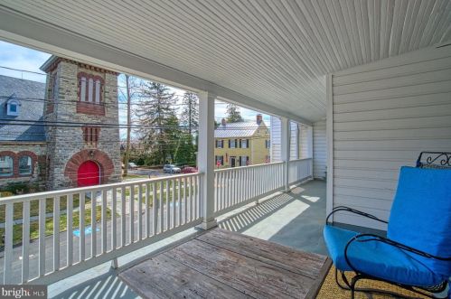 102 Cornwall St, Leesburg VA 20176-2804 exterior