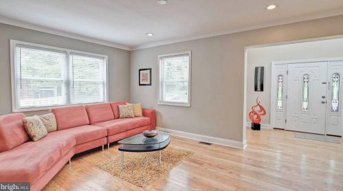 7127 Roosevelt Ave, Falls Church VA  22042-1623 exterior