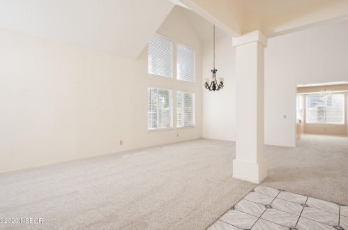 1394 Vester Hof, Solvang, CA 93463-2955