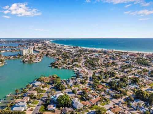 240 72nd Ave, Saint Petersburg, FL 33706-1911