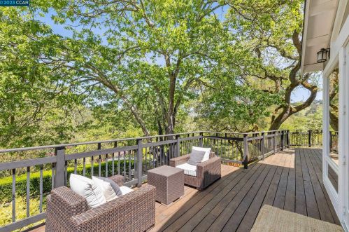8 Fern Way, Orinda CA  94563-3810 exterior