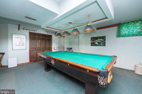 6 Pendleton Dr, Berlin Boro NJ  08009-9672 exterior