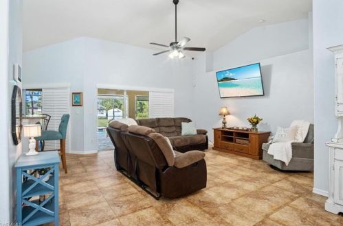 407 Prospect Ave, Lehigh Acres FL  33972-7842 exterior