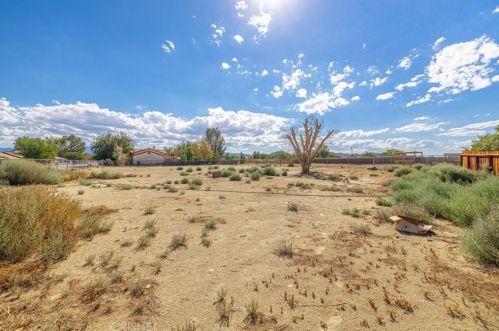 17254 Newmont Ave, Lancaster CA  93535-7429 exterior