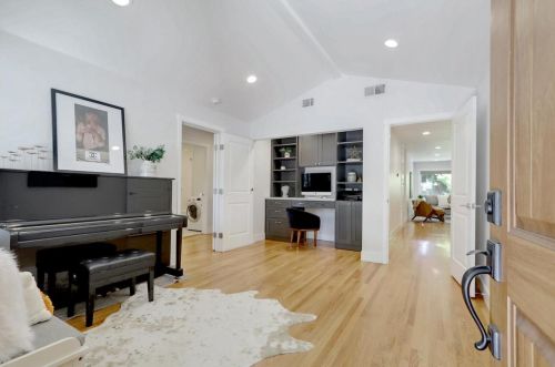 4891 Rhonda Dr, San Jose, CA 95129-4420