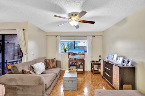 1652 14 Ter, Hollywood FL 33020-2520 exterior