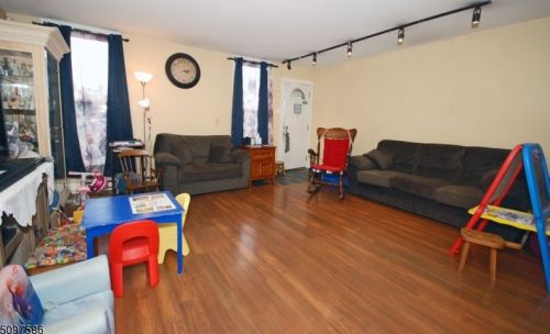 108 Mansfield St, Belvidere NJ  07823-1506 exterior