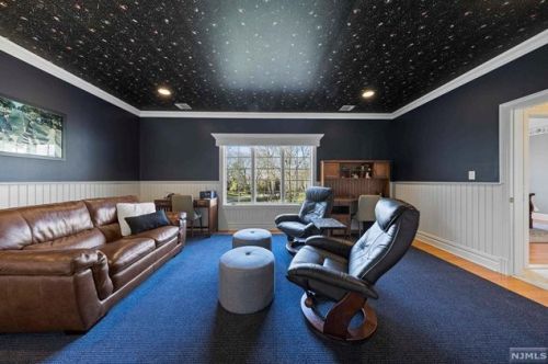 878 Seneca Rd, Franklin Lakes NJ  07417-2825 exterior