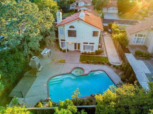 111 Burrill Dr, Folsom CA  95630-2270 exterior