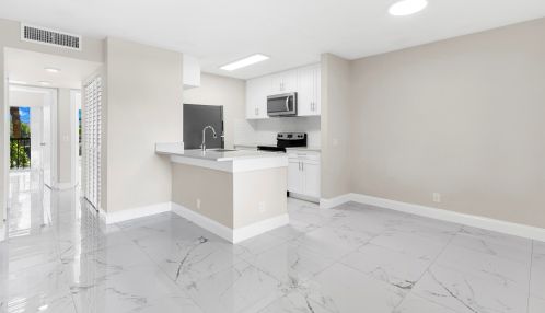 712 Meadows Cir, Boynton Beach FL  33436-8927 exterior