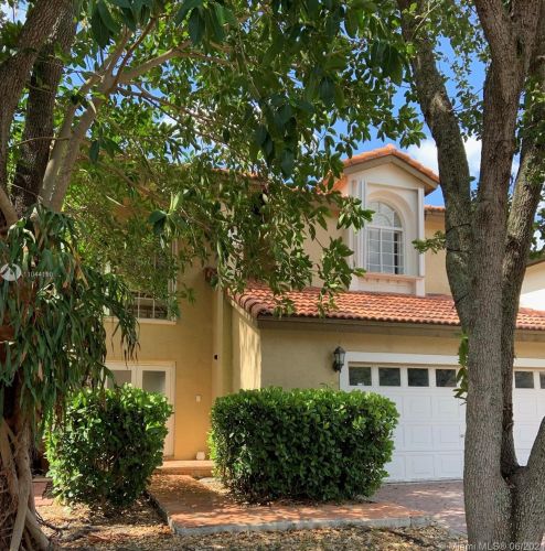 8480 196th Ter, Hialeah, FL 33015-5995