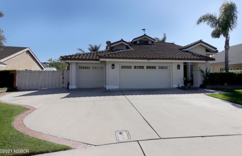 432 Amber Ln, Santa Maria, CA 93454-7643