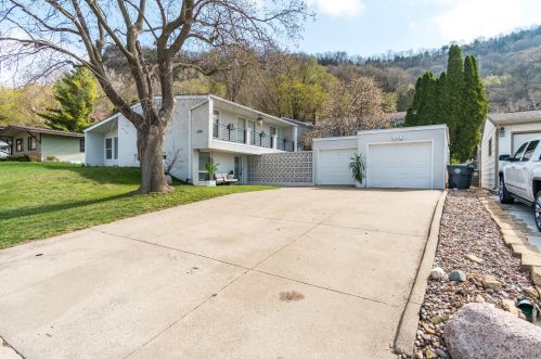 1803 Sunset Dr, La Crosse, WI 54601-7027