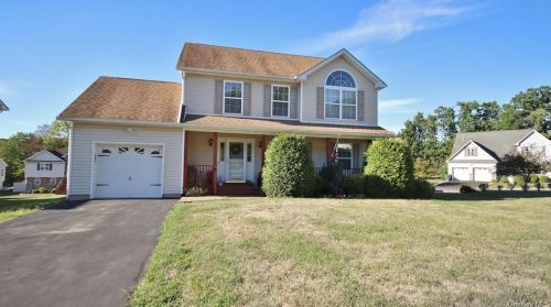 2 Gabby Ln, Middletown, NY 10940-4264
