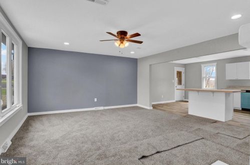 60 Gordon Dr, Carlisle PA  17013-8602 exterior