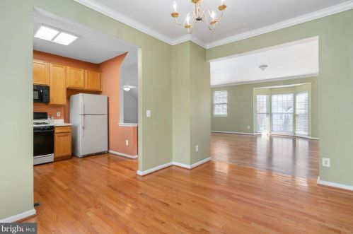 1260 Corbett Pl, Woodbridge VA  22191-1045 exterior