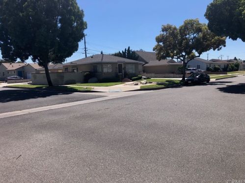 8074 Calendula Dr, Buena Park, CA 90620-2004