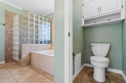 833 Boulevard Of The Champions, Shalimar FL  32579-2154 exterior