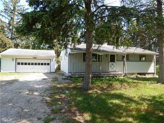 1902 Woody Dr, Millbury, OH 43447-9724