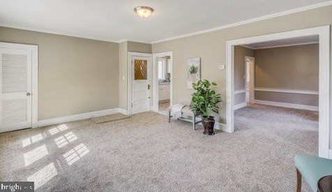 221 Kings Hwy, Camden NJ  08106-1616 exterior