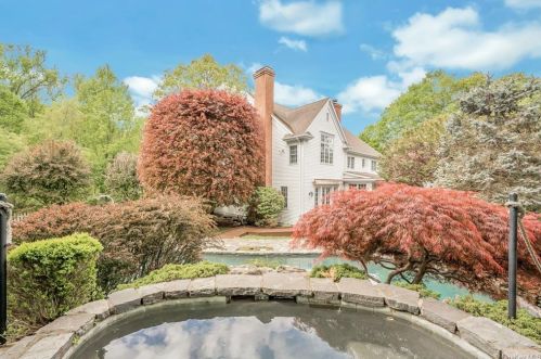 94 Haights Cross Rd, Chappaqua NY  10514-2911 exterior