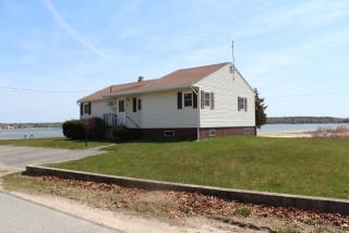 29 Beach St, Wareham, MA 02571-2773