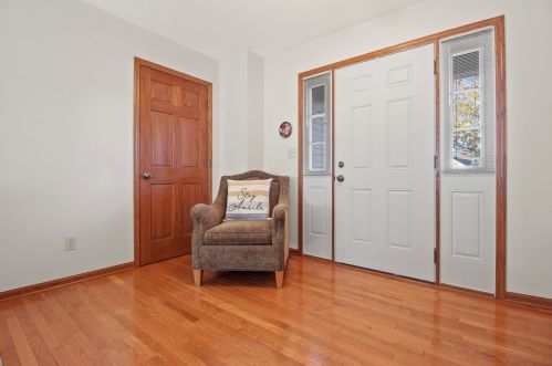 9031 Chicory Creek Dr, Sturtevant, WI 53177-3805
